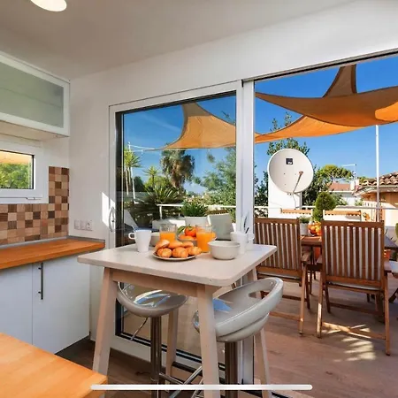 Beach Inn Apartment Διαμέρισμα Αλκούδια