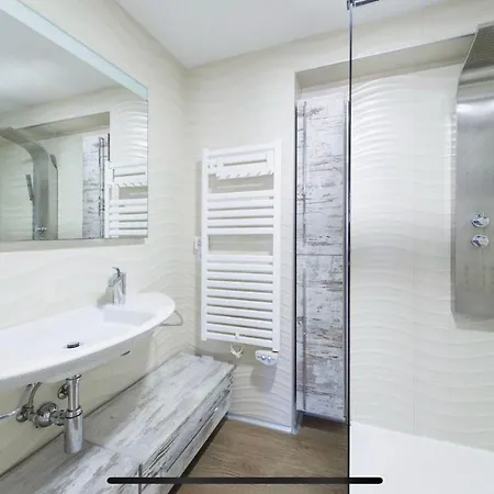 Apartment Deluxe